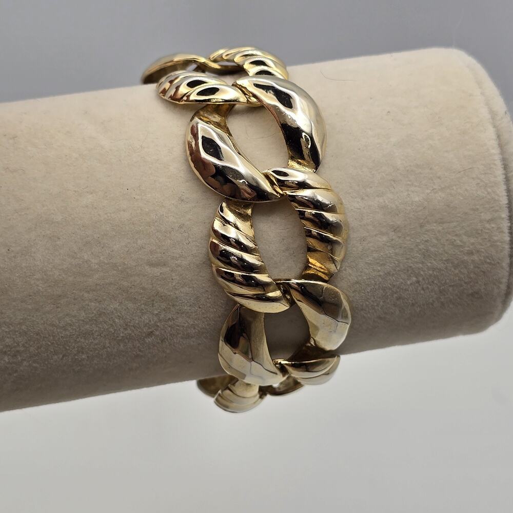 Vintage Gold Tone Curb Link Bracelet Lightweight 80's 90's Retro Mob Wife Vibe